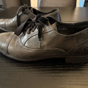 Born vintage black lace up Oxford shoes size 8 M